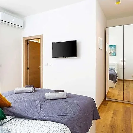 Luna & Pia Comfortable Vila